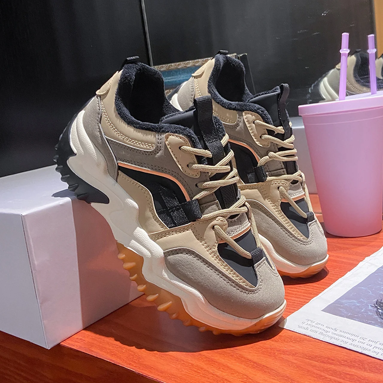 

Женские кроссовки для занятий спортом и активного отдыха, новинка, женская обувь на меху из хлопка, осенне-зимняя обувь на толстой вулканизи...