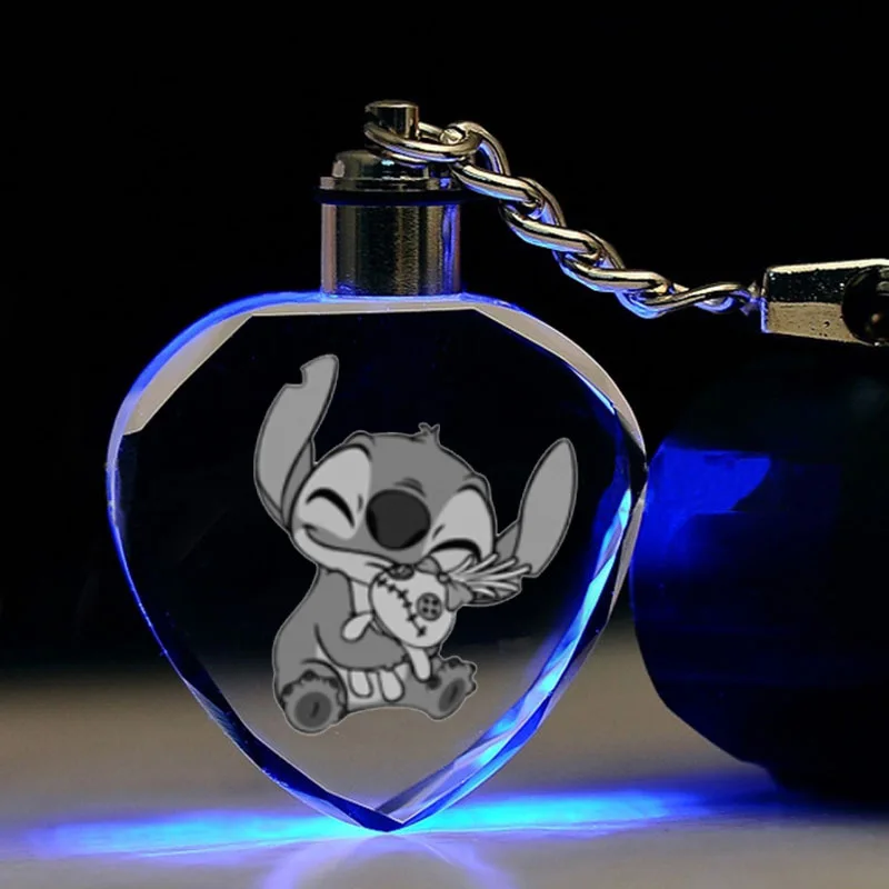 Стежком Дисней в форме сердца с украшением виде кристаллов героями мультфильмов