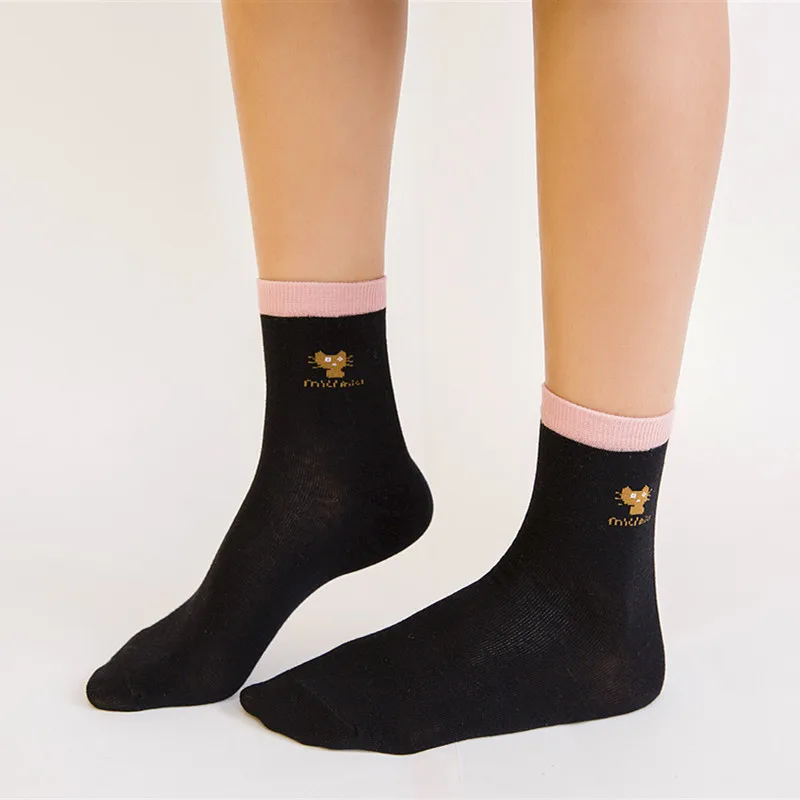 5 Pairs Hot Sale Cartoon Animal Kawaii Cat Embroidery Cotton Women Sock Comfortable Soft Spring Autumn Winter Fashion Crew Socks