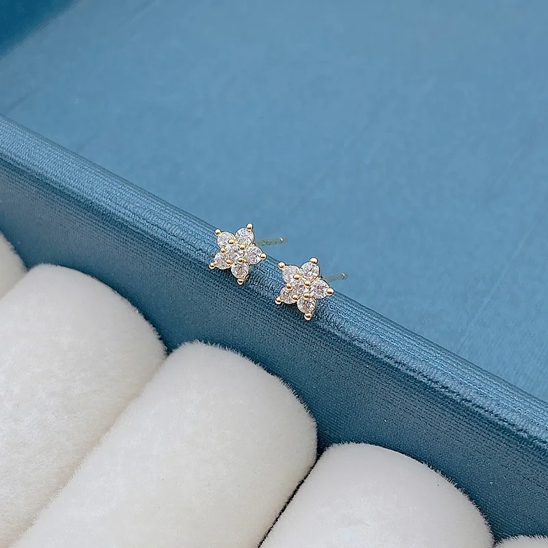 Рисунок 4 - Женские серьги-гвоздики из серебра 925 пробы