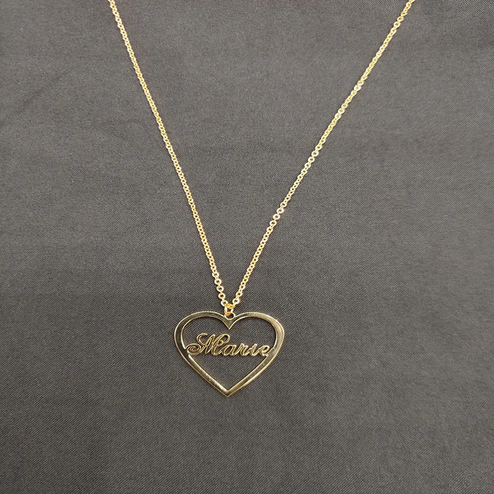 

Personalized Name Necklace Customized Letter Jewelry Stainless Steel Simple Heart Pendants Fashion Necklaces Gifts for Women