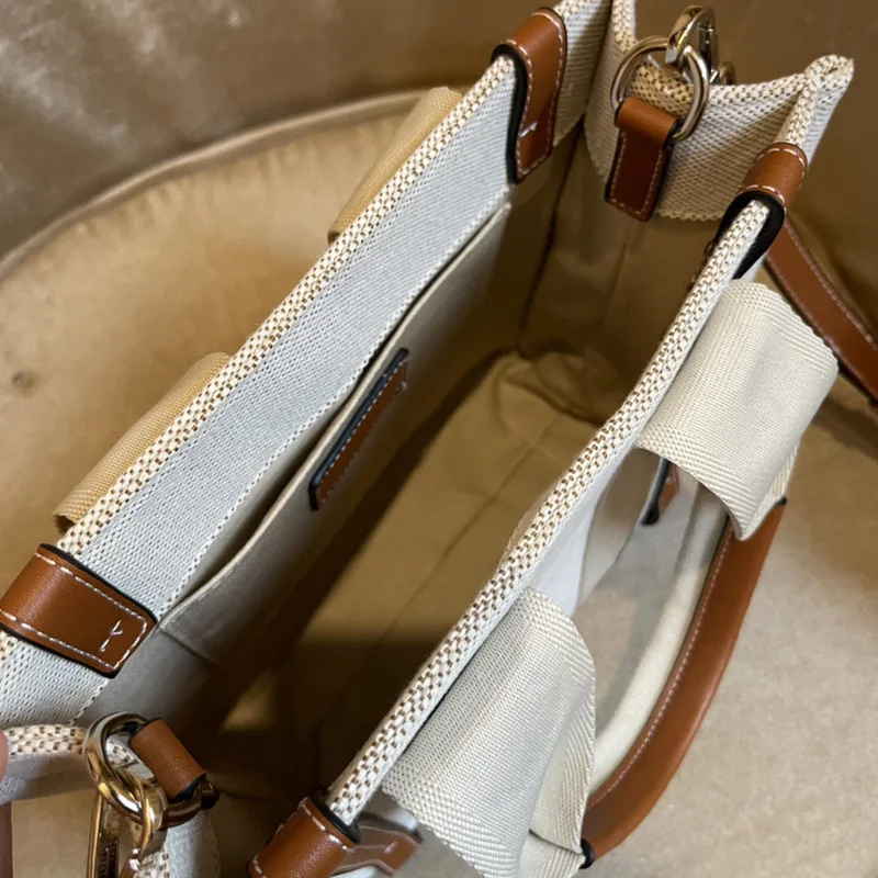 

with LOGO Fashion canvas bag , counter quality, exquisite workmanship