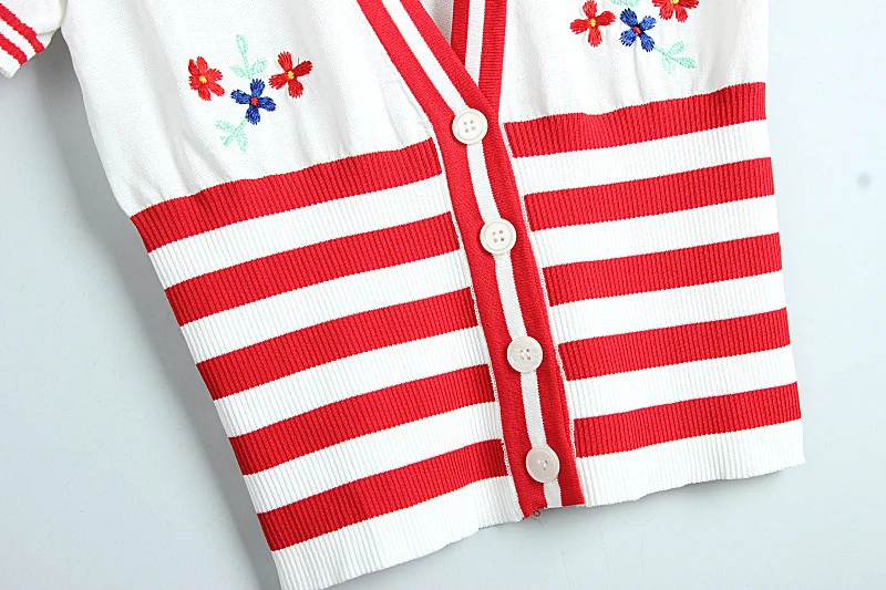 

2020 Short Cardigan Women Embroidery Bohemian T-shirt V-neck Single-breasted Short Korean Slim Sweet Casual Tshirt Thin Coat Top