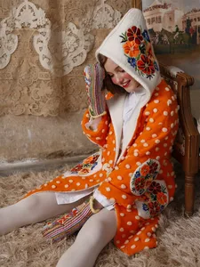 Бесплатная доставка, женская зимняя Милая девушка из леса с капюшоном, шерстяная Верхняя одежда с трехмерной жаккардовой вышивкой, плотная теплая верхняя одежда