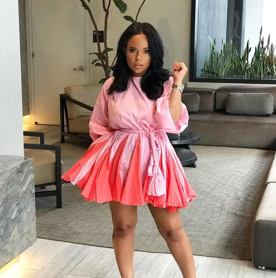 Женское шифоновое мини платье с цветочным принтом А силуэта рукавом фонариком и