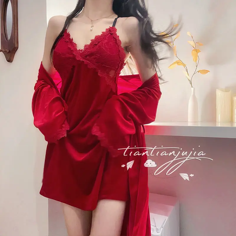 With Chest Pad Beauty Back Halter Pajamas Two-piece Set Autumn Winter New Gold Velvet Pajamas Female Sexy Nightwear Robe Sets