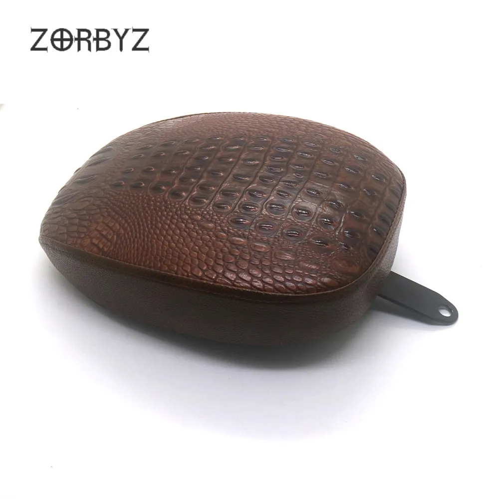 Подушка на заднее сиденье ZORBYZ из коричневой крокодиловой искусственной кожи для