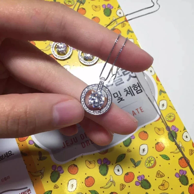 

MEYRROYU Sterling Silver Bling Bling Geometric Round Cubic Zircon Pendant Necklace Sparkling Light Luxury Jewelry Wedding Female