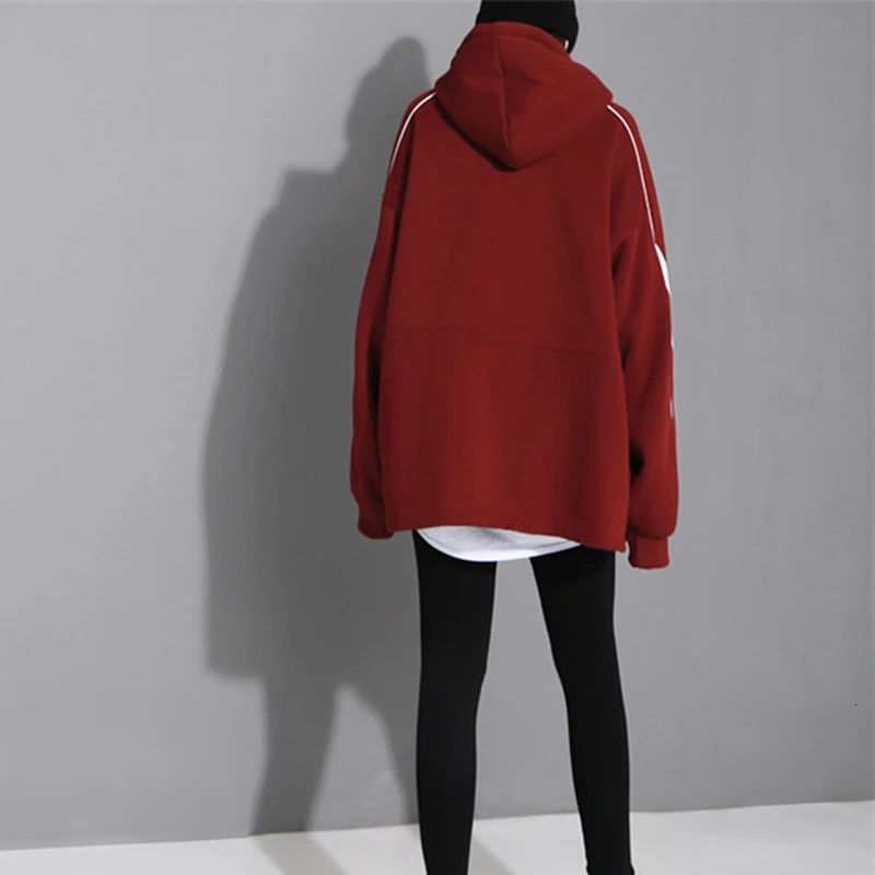 TWOTWINSTYLE повседневное шнурок хит цвет Женские кофты с капюшоном воротник фонарь длинным рукавом Свободная Толстовка женская одежда