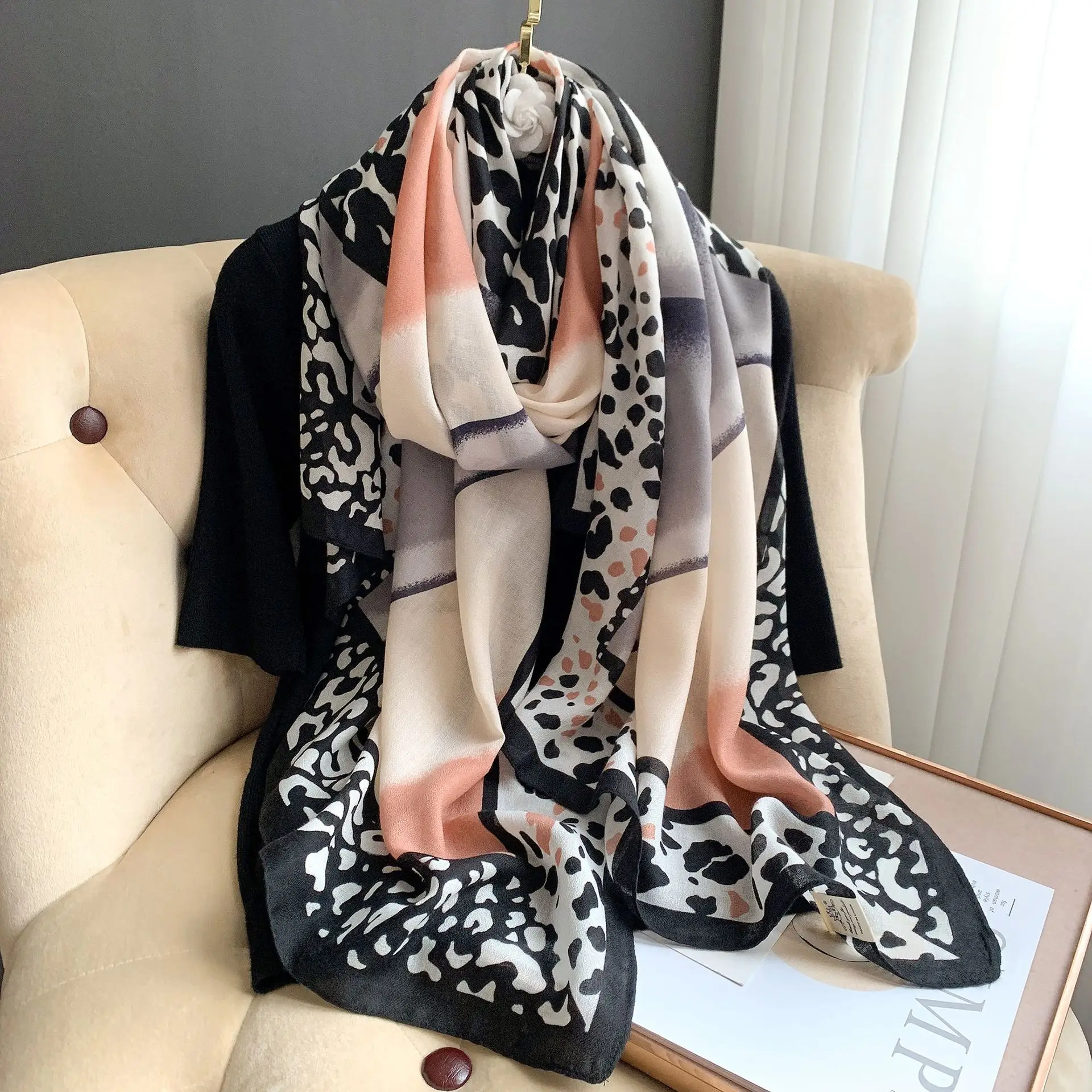 

2022 Scarf Leopard Women Design Print cotton Feeling Foulard Female Lady Bandana scarves shawls wraps pashimina Echarpe beach