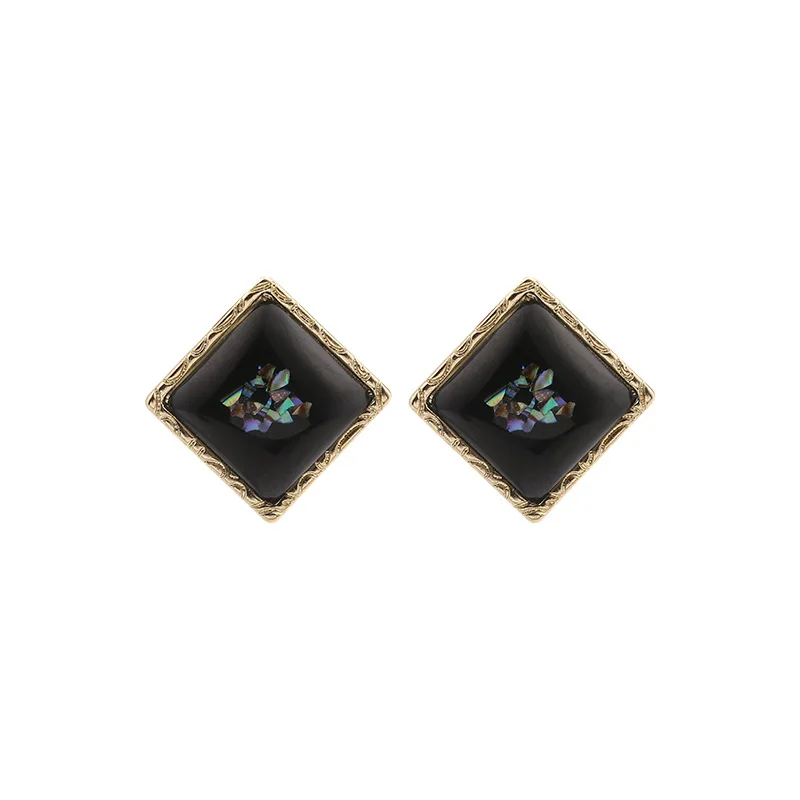 

2020 New Vintage White Black Shell Square Stud Earrings For Women Simple Geometric Clip On Earring 2020 Fashion Jewelry