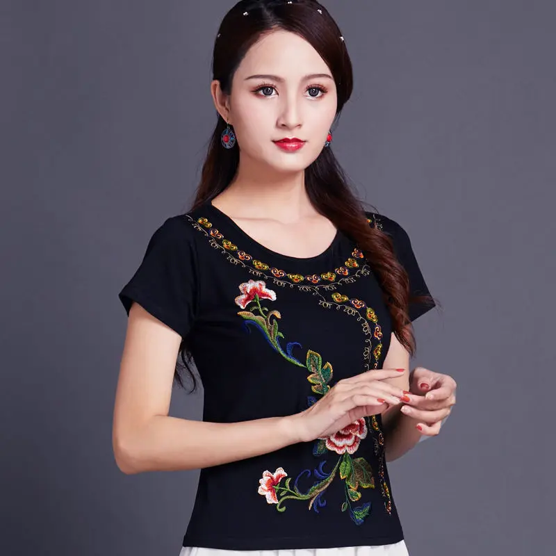 Женская Винтажная футболка с вышивкой черная Базовая из 100% хлопка длинным