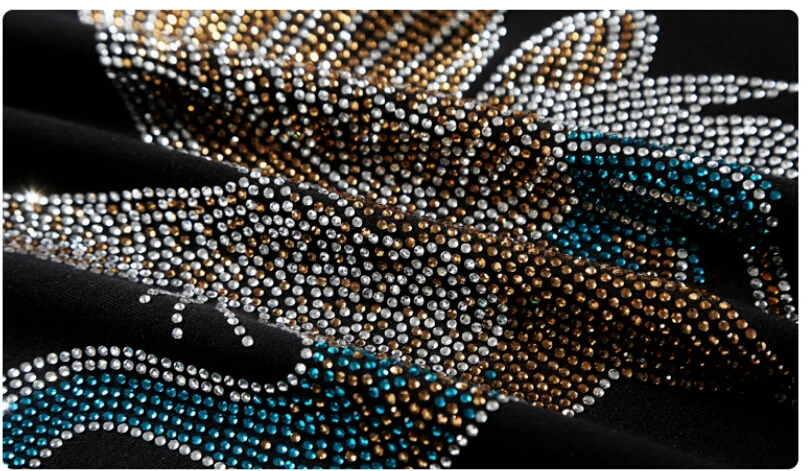 

Mens Diamond T-shirt Hot Drill Short-sleeved Round Neck T Shirt 2021 New Tops Slim Fit Tees High Quality Man Rhinestone Tshirts