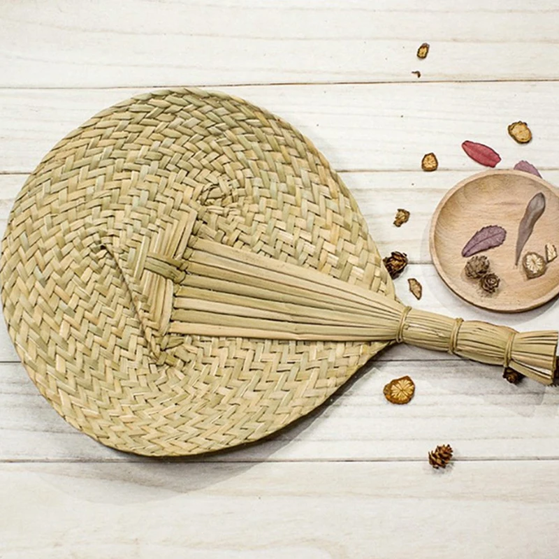 

1pc Hand-Woven Fan Cattail Leaf Braided Fan Chinese Style Handmade Straw Fan