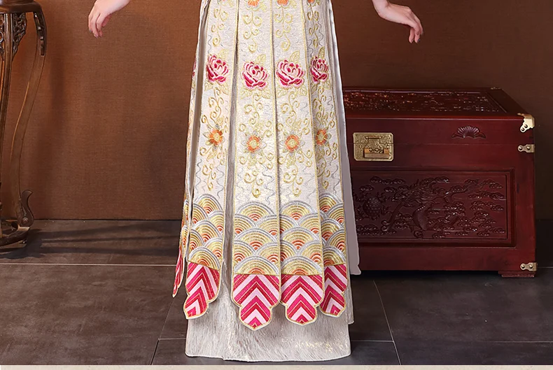 

Garment Clearance Sales traditional Oriental wedding dress Qipao China National Bride Costume For Oversea chinese Couple