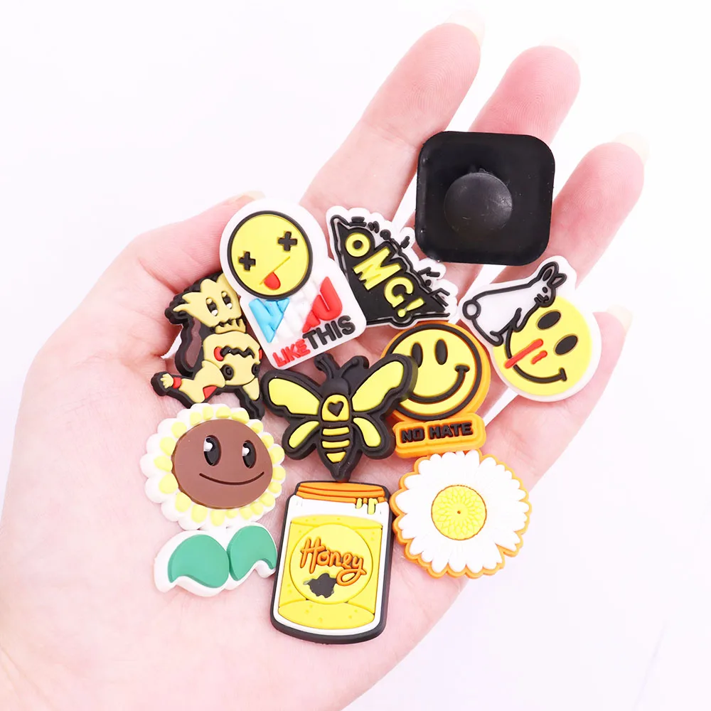 1Pcs Animals Bee Yellow Series OMG PVC Garden Shoe Charms Clog Decorations DIY Crocs Jibz Backpack Wristbands Kids Party Gift | Обувь