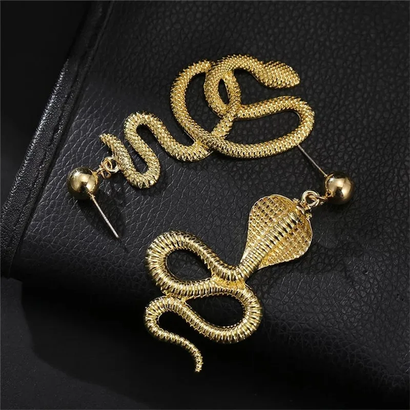 

New Stylish Asymmetric Snake Earrings for Women 2021 Fashion Gold Color Statement Stud Earrings Snake Serpent Trend Jewelry