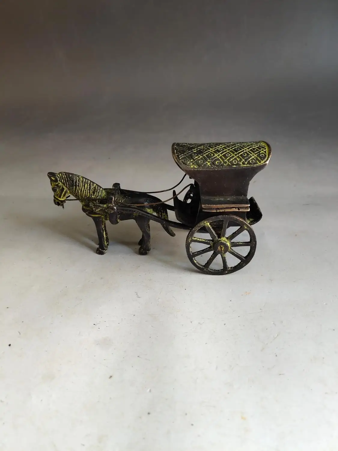 

Exquisite antique bronze carriage decoration of Warring States Period