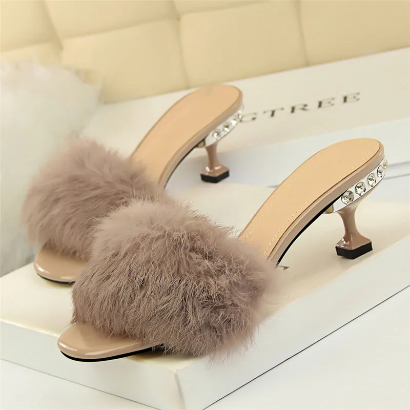 Модная и элегантная обувь в Корейском стиле Полушлепанцы Стразы Тонкий каблук