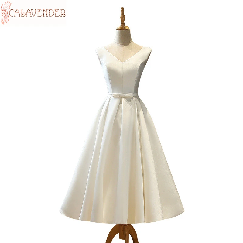 

White Satin Simple Homecoming Dresses under 50 A-line V-Neck vestido corto Sash Bodice vestido de graduacion