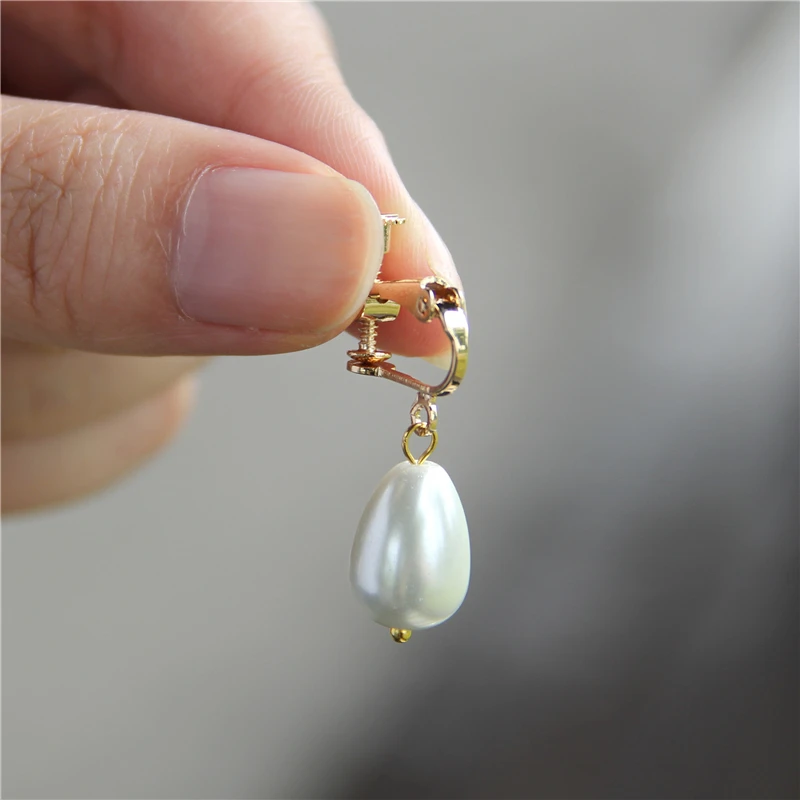 

Fashion Multiple colors Pearl Earrings Golden Metal Drop Earring for Girls Vintage Eardrops with Pearl Jewelry for Women Gifts