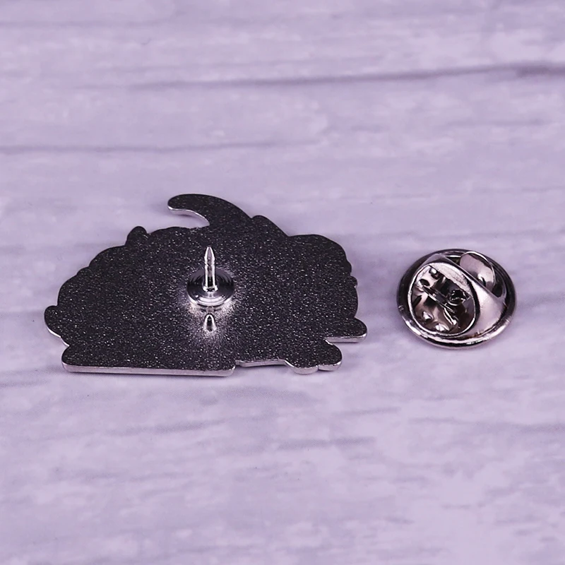 Эмалированная шпилька с изображением красивой фантастической белой арктической