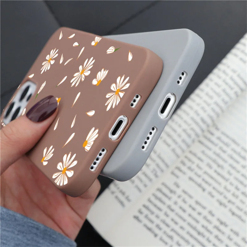 

Petal Case For Samsung A32 A52 A50 A70 A51 A71 A72 A40 A20e A12 A31 A21s S21 S20 FE S8 S9 Plus S10e Silicone Soft Cover Case Bag