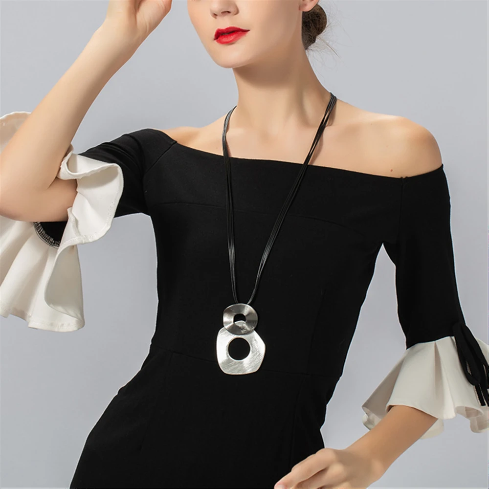 

ALLYES Irregular Hollow Metal Circles Pendant Necklaces for Women Fashion Sweater Chain Long Leather Necklace Female Jewelry