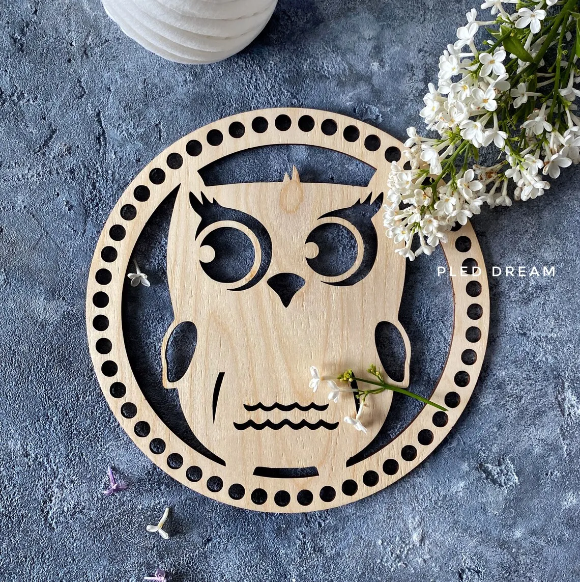 

10pcs owl circle wooden bottoms With Hole Openwork Wood Base With Carved Pattern for Diy Crochet tshirt Baskets for Knitting