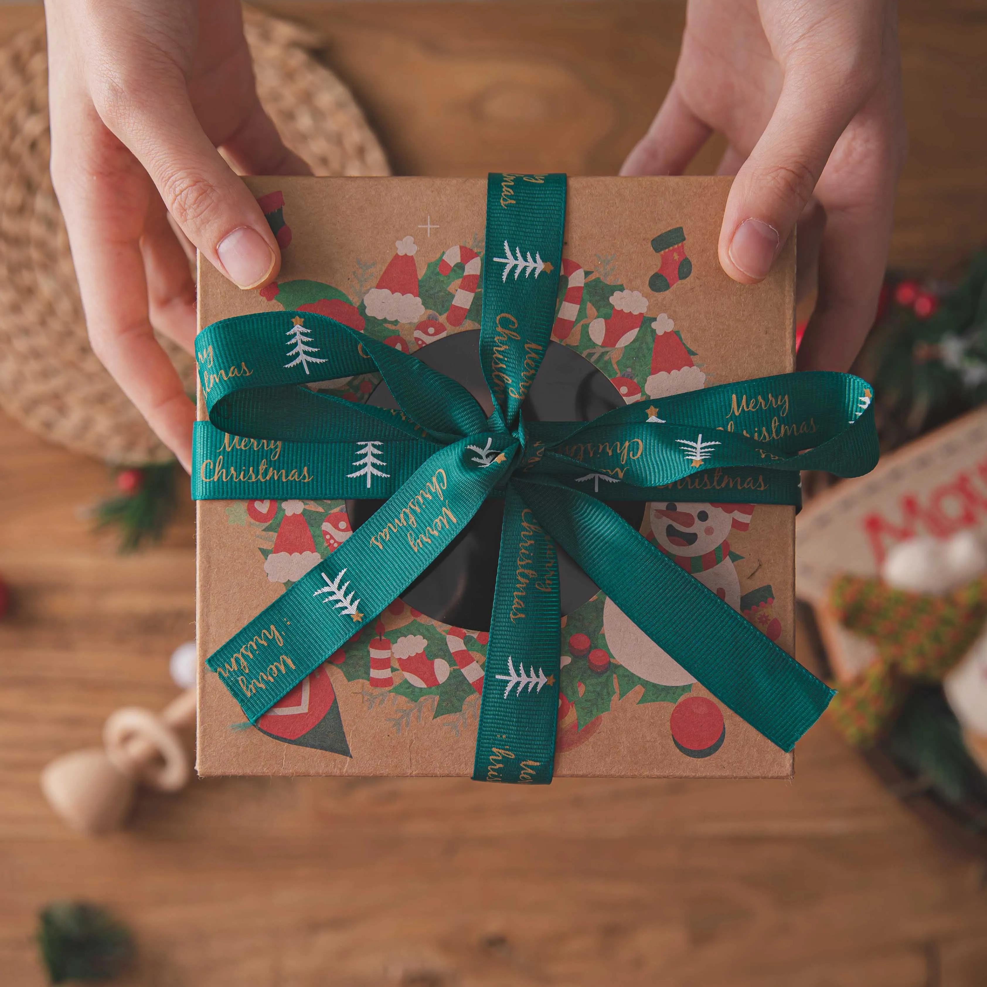 Juego de regalo de Navidad para ni&ntilde;os, mu&ntilde;eco de ganchillo, dulce, de jengibre, sonajero de mano de madera, producto para el cuidado de la dentici&oacute;n infantil, 1 Juego-3