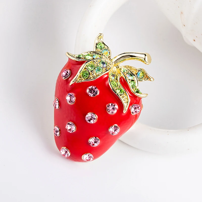QrhYK Enamel Red Color Strawberry Brooches For Women Summer Style Fruit Accessories Hat Bag Jewelry Wedding Pins Good Gift | Украшения и