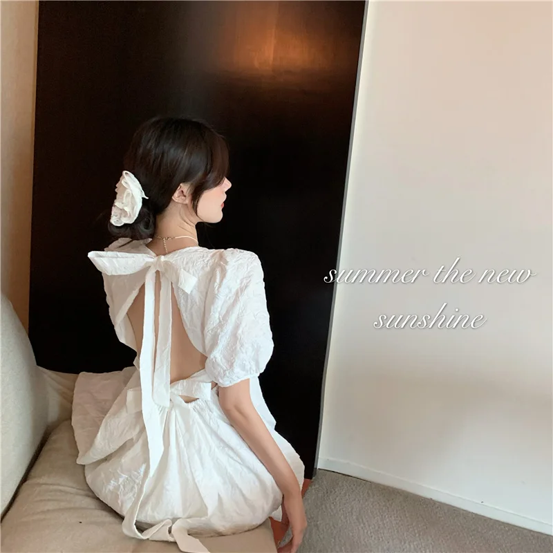 

Женское вечернее платье средней длины, с длинным рукавом