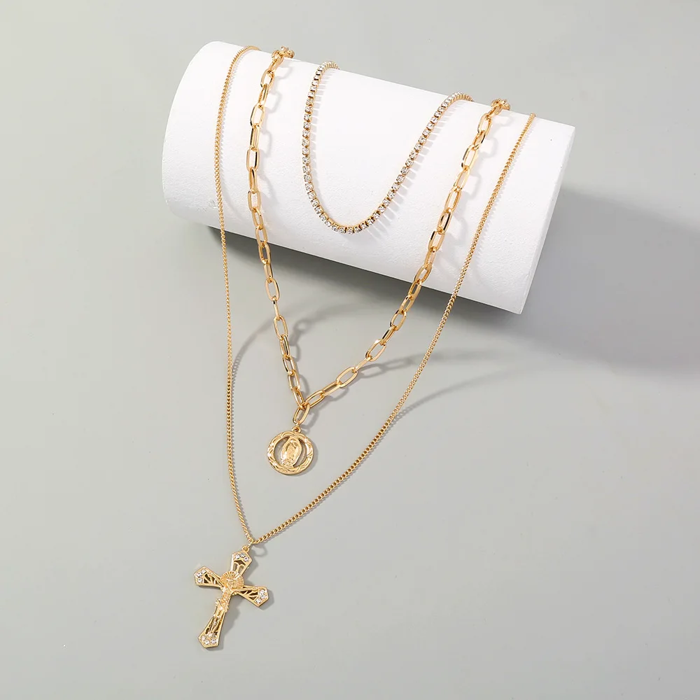 

Retro Luxurious Clavicle Chain Zircon Necklace for Women Cross Multilayer Necklace Female Chokers Round Portrait Jesus Pendant