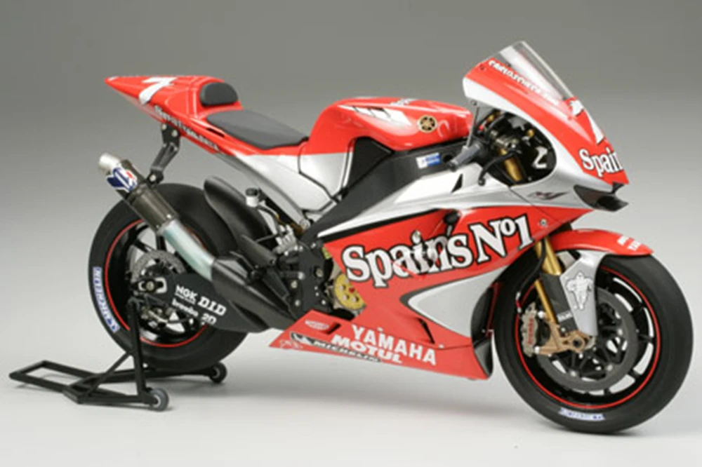 Tamiya 14100 моделирующие наборы масштаб 1:12 Yamaha YZR-M1 ✄ No.7/No.33 мотоциклетные сборные