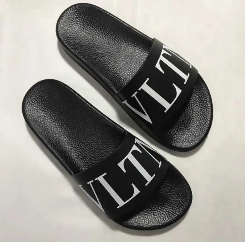 

classics men slipper V logo Rivet slippers male summer outdoor non-slip one-word slippers couple beach shoes waterproof tide 44