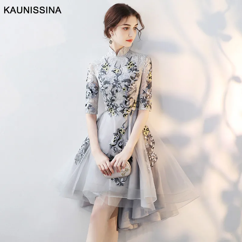 Роскошное коктейльное платье с вышивкой KAUNISSINA до колена высоким воротником и