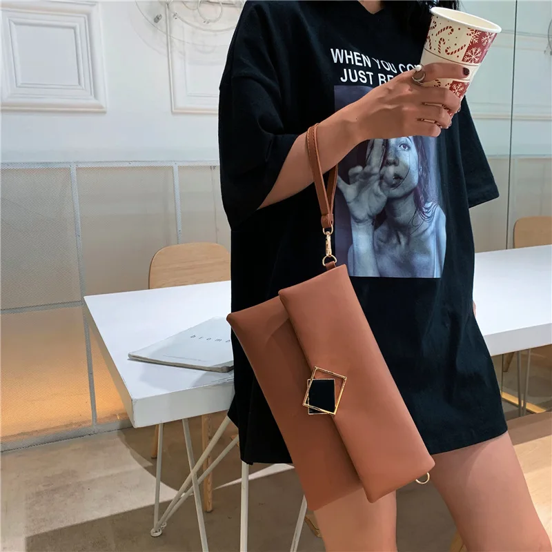 

Fashion quality leather chain ladies Messenger bag female solid color shoulder strap yellow bracelet bag ladies foreign gas big