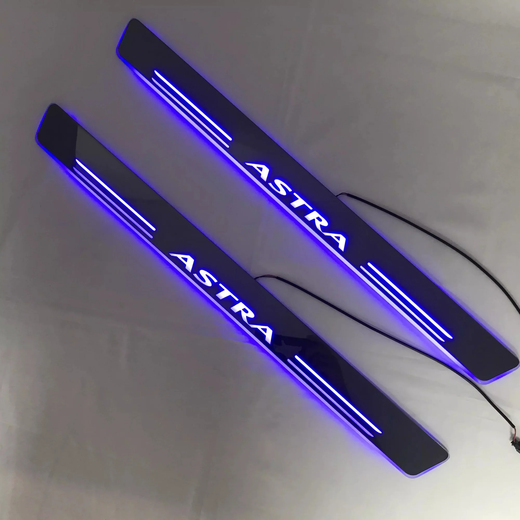 

Osmrk led moving door scuff for Opel astra door sill plate flat lining overlays guards flowing/fixed light