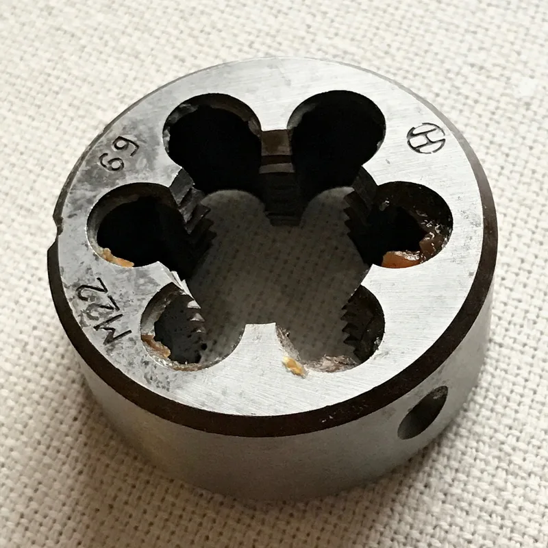 

Free shipping of 1PC 9SiCr steel made Metric manual threading die M22 threading tools Lathe Model Engineering Thread Maker