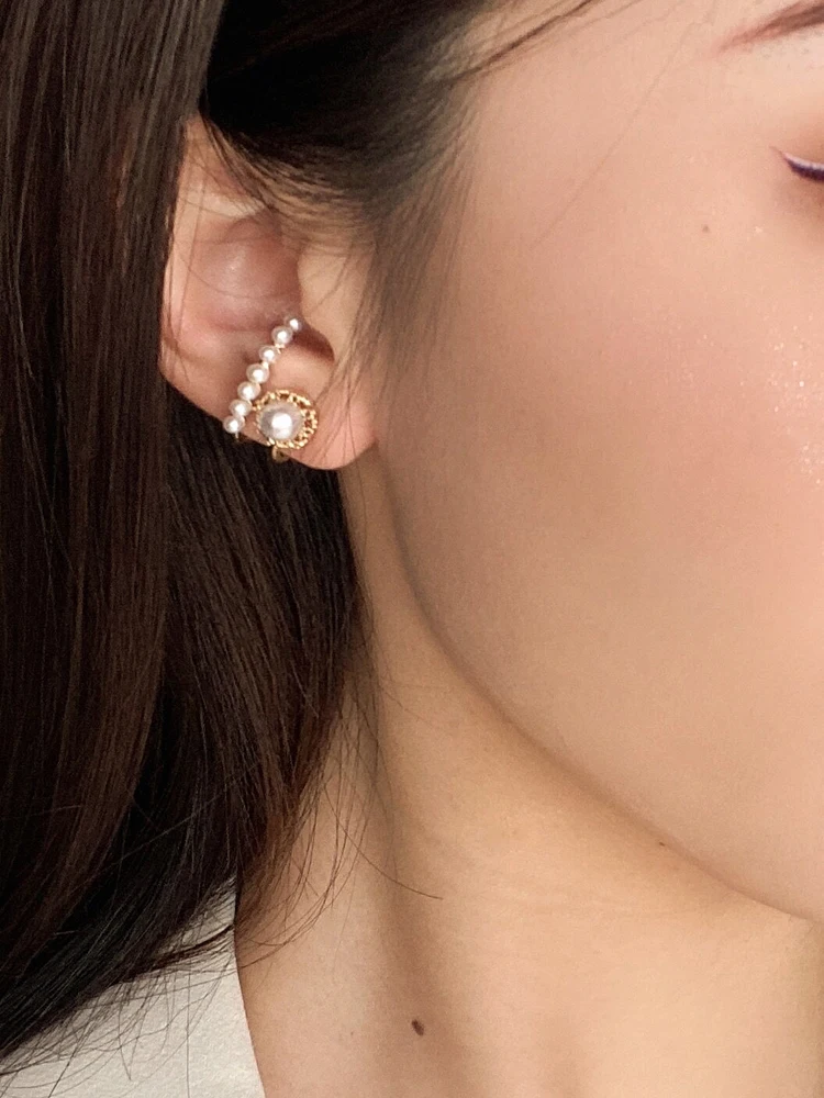 

S925 needle simulated pearl earrings elegant earrings retro Hepburn style earrings personality stud earrings for women gift