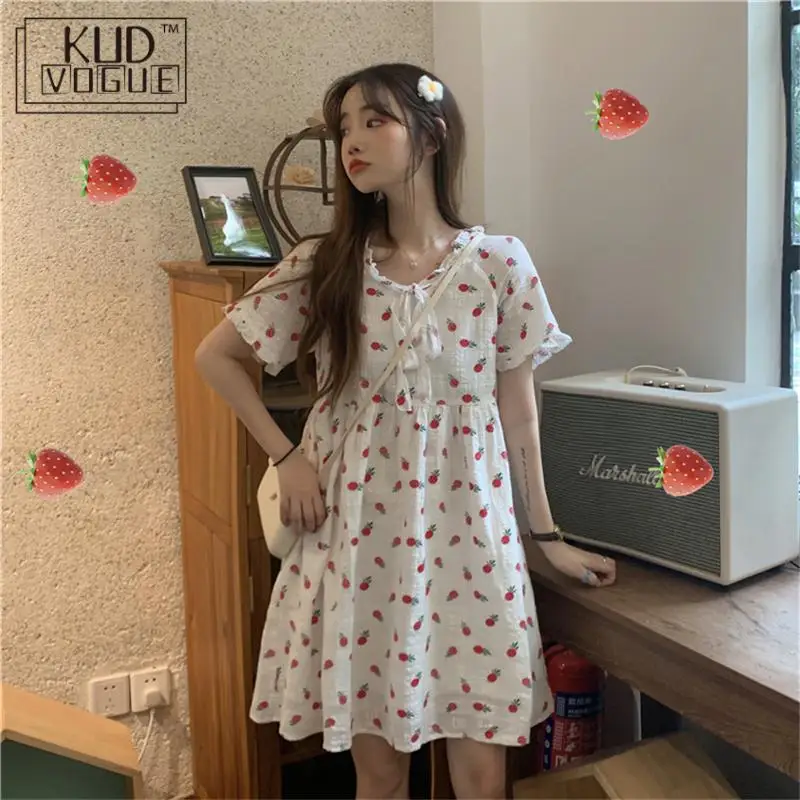 Женское короткое платье с принтом фруктов белое хлопковое большого размера