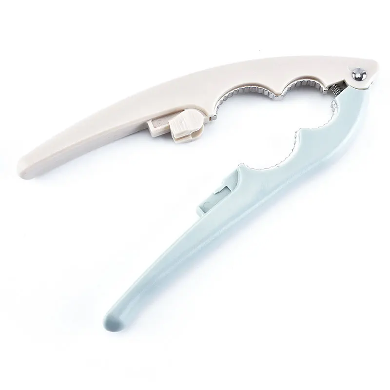 2pcs 2 color Nutcracker Zinc Alloy Sheller Crack Walnut Almond Hazelnut Pecan Filbert Nut Kitchen Tool Plier Cracker |