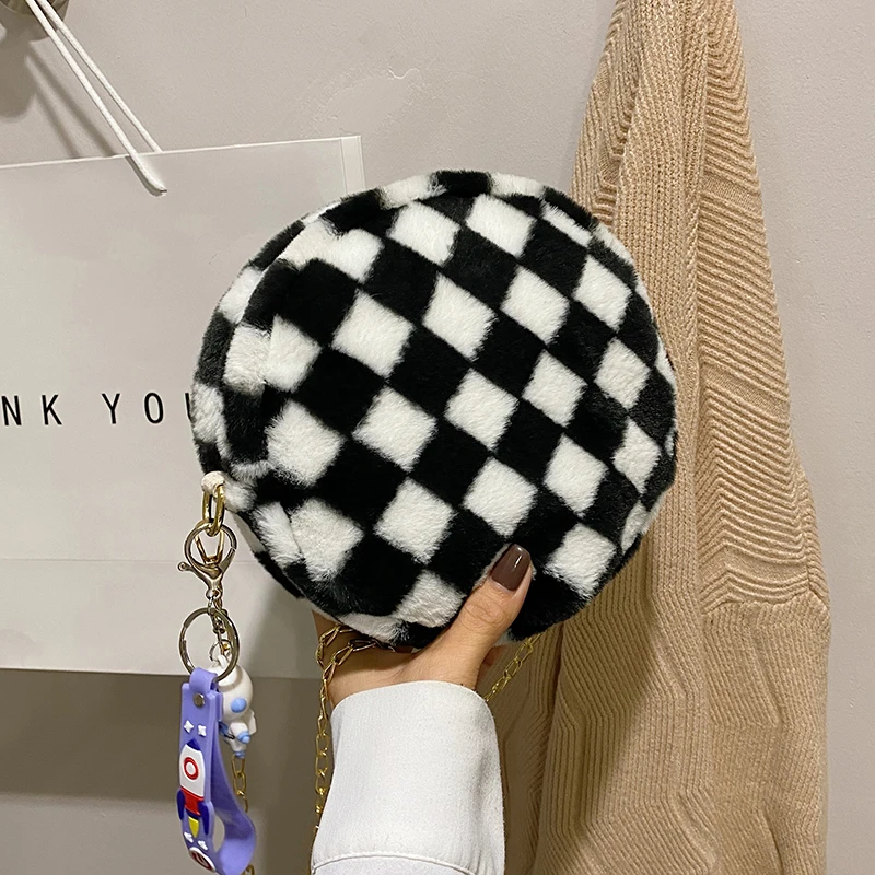 

2022 зимняя брендовая Роскошная маленькая круглая Сумка-тоут из искусственного меха, женские дизайнерские сумки, теплые плюшевые сумки на пл...