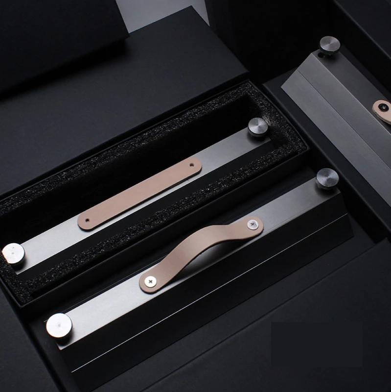 

Foal Suture Leather Cutting Tool 25CM Leather 45 Degree 60 Degree Cutting Auxiliary Tool Leather Cutting Aluminum Alloy Holder
