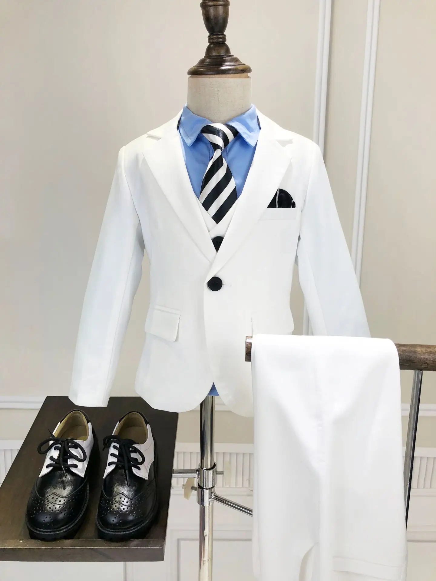 

Classic Simple Formal Suit Set for Boys Wedding Birthday Party Performance Outfits Kids Blazer Vest Pants Shirt Clothing Sets
