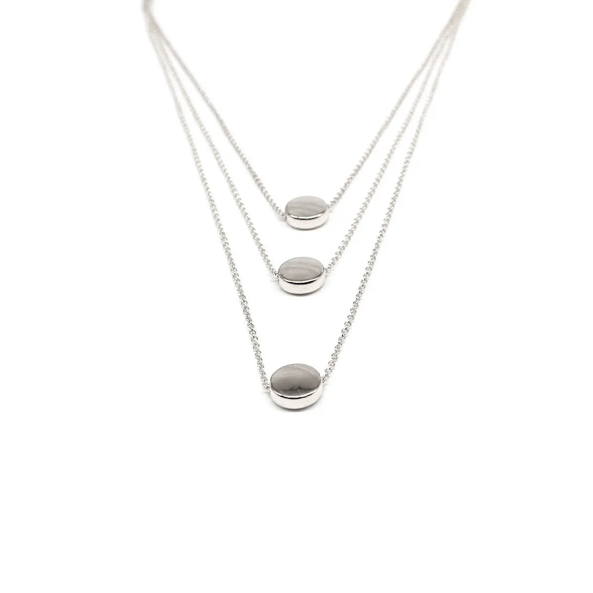 Простое ожерелье с цепочкой до ключицы круглыми блестками золотистые и