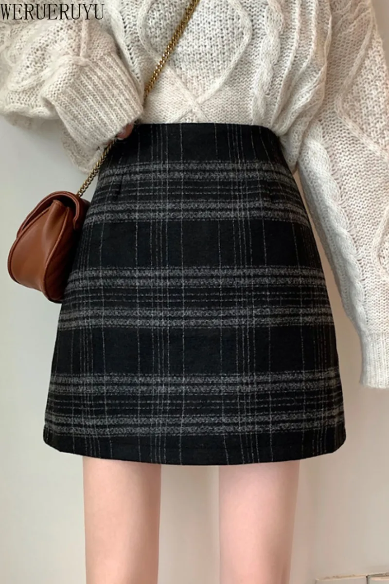 

WERUERUYU College Wind Skirt Autumn And Winter Women's New Students Retro Plaid A Word Short Skirt High Waist Bag Hip Skirt