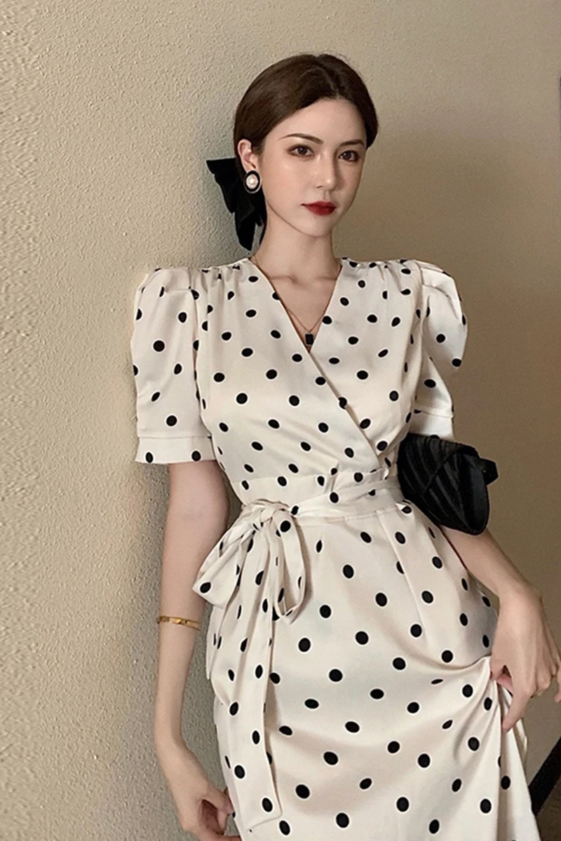 

Vestidos French polka dot dress women's summer light mature style V-neck bandage waist length skirt small crowd bubble sleeve
