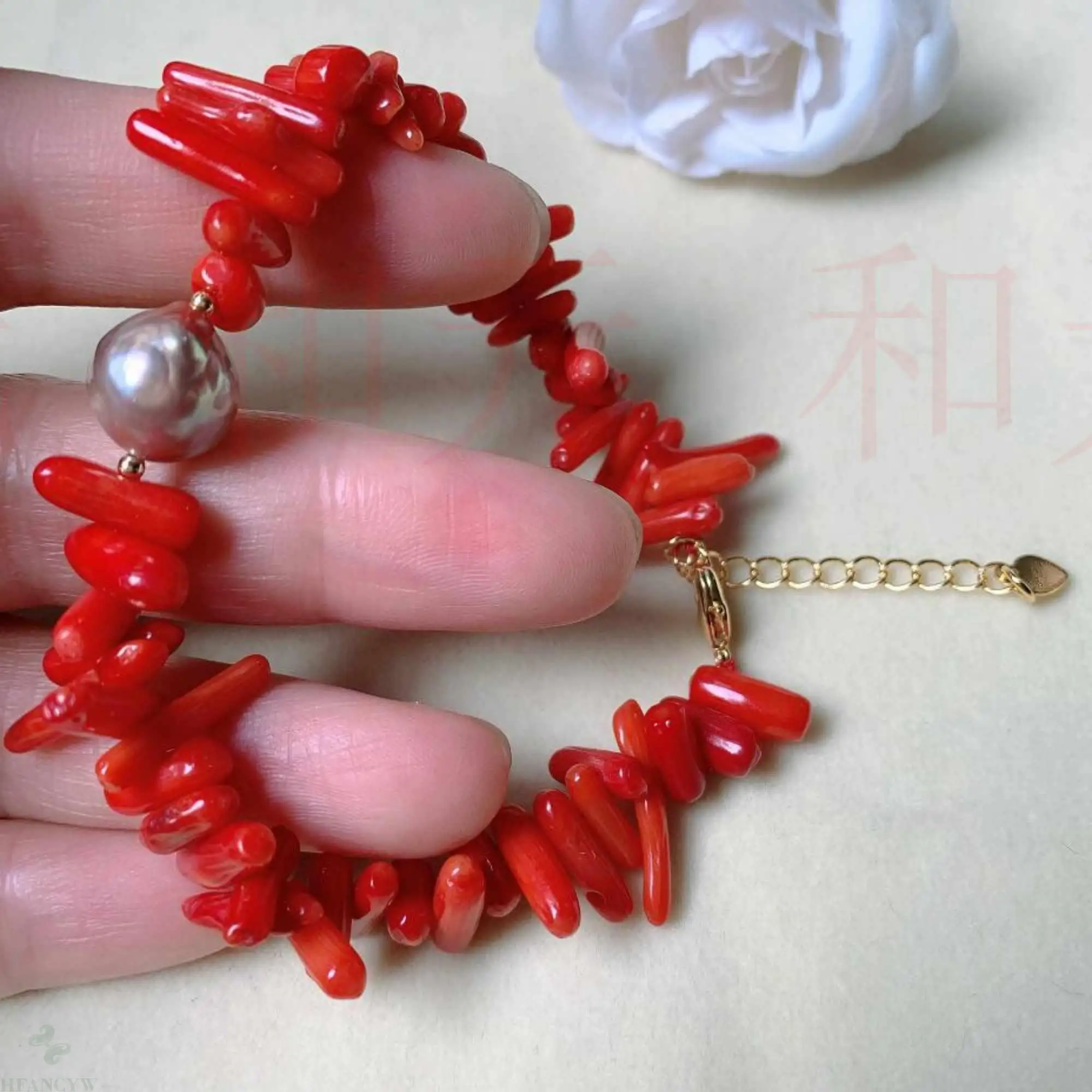 

Fashion natural white round pearl Red Coral Gold bracelet gift Colorful Healing Chakra Inspiration Beaded Wristband Relief Fancy