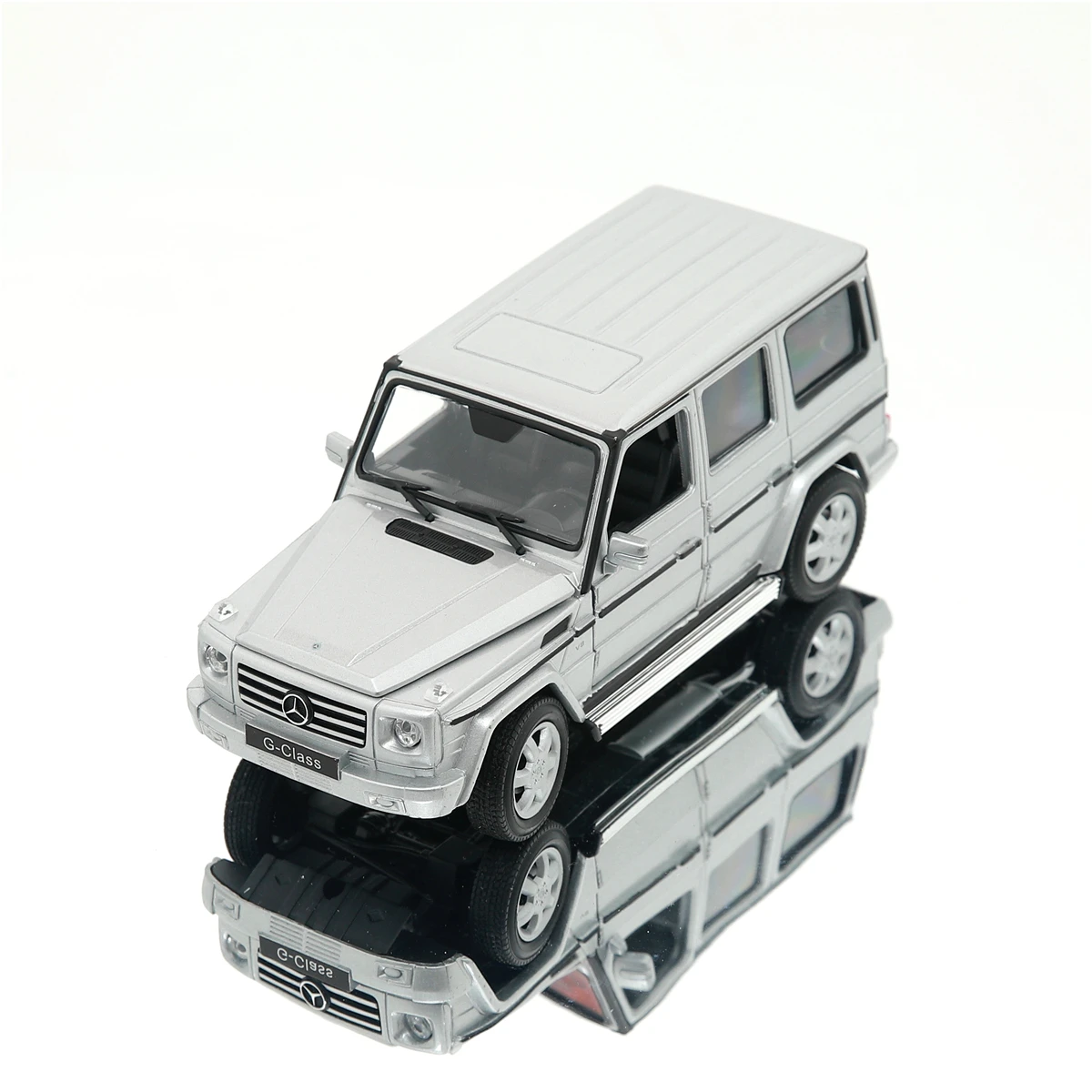 

WELLY 1:24 Mercedes-Benz G-Class Alloy Luxury Vehicle Diecast Pull Back Car Goods Model Toy Collection
